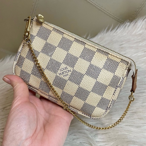 Authentic Louis Vuitton Pochette - Picture 8 of 16